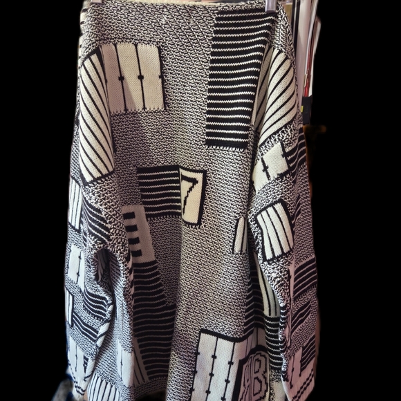 Forever 21 "Blessed" Men's B & W Cardigan Patterned Sweater. Size Medium - Picture 4 of 6